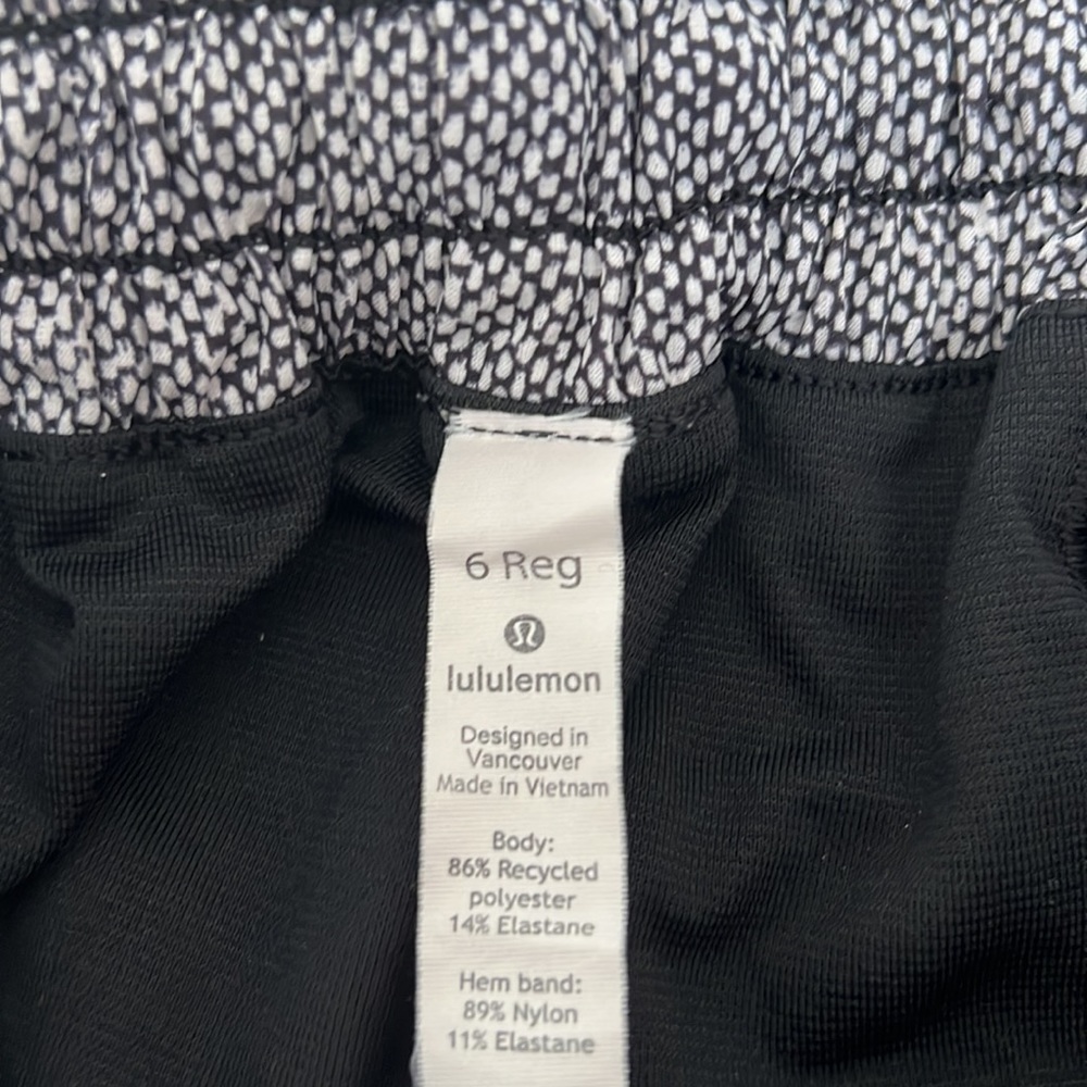 LULULEMON SHORTS - Picture 4 of 4